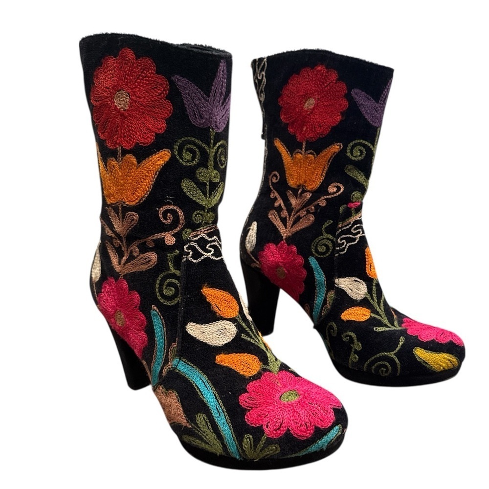 Saratoga Turkish Bazaar Suzani Style Black Multi Embroidered Boots EU 40 US 9